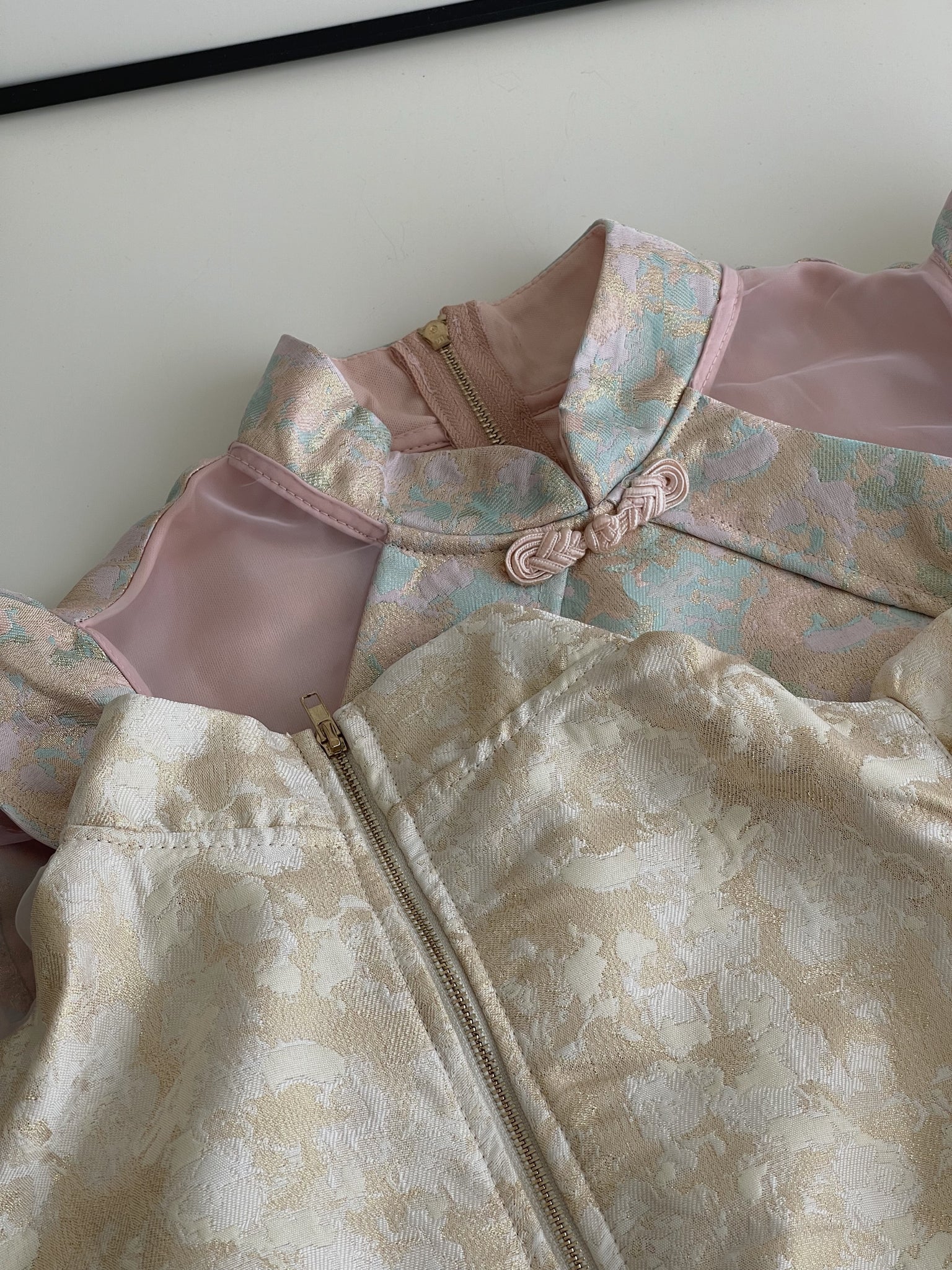 Imperial Grace Qipao Set / 锦霞灿影-盘扣对襟肩纱袖旗袍套装