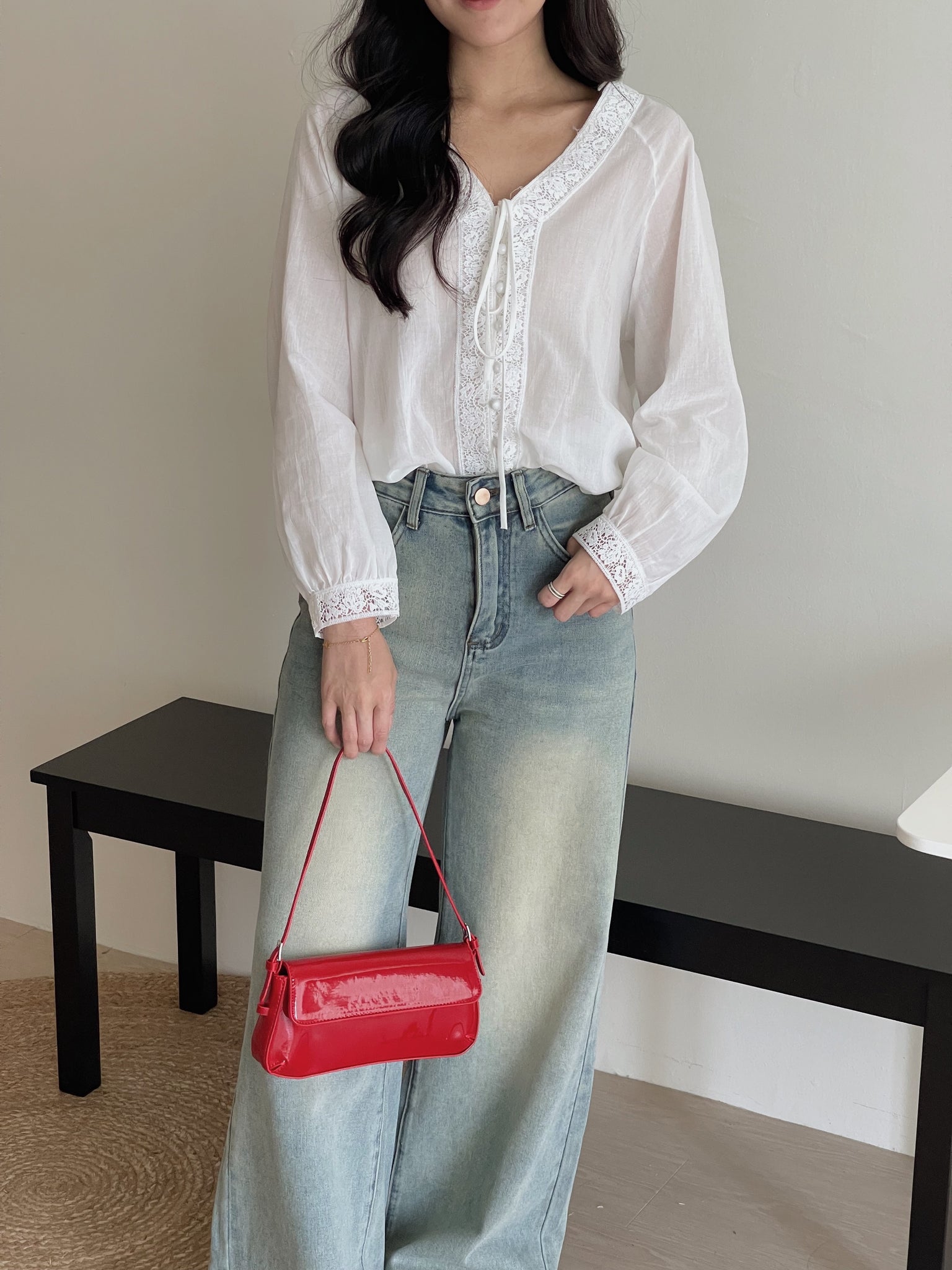 Anais V-Neck Loose Shirt / 清冷风宽松V领衬衫