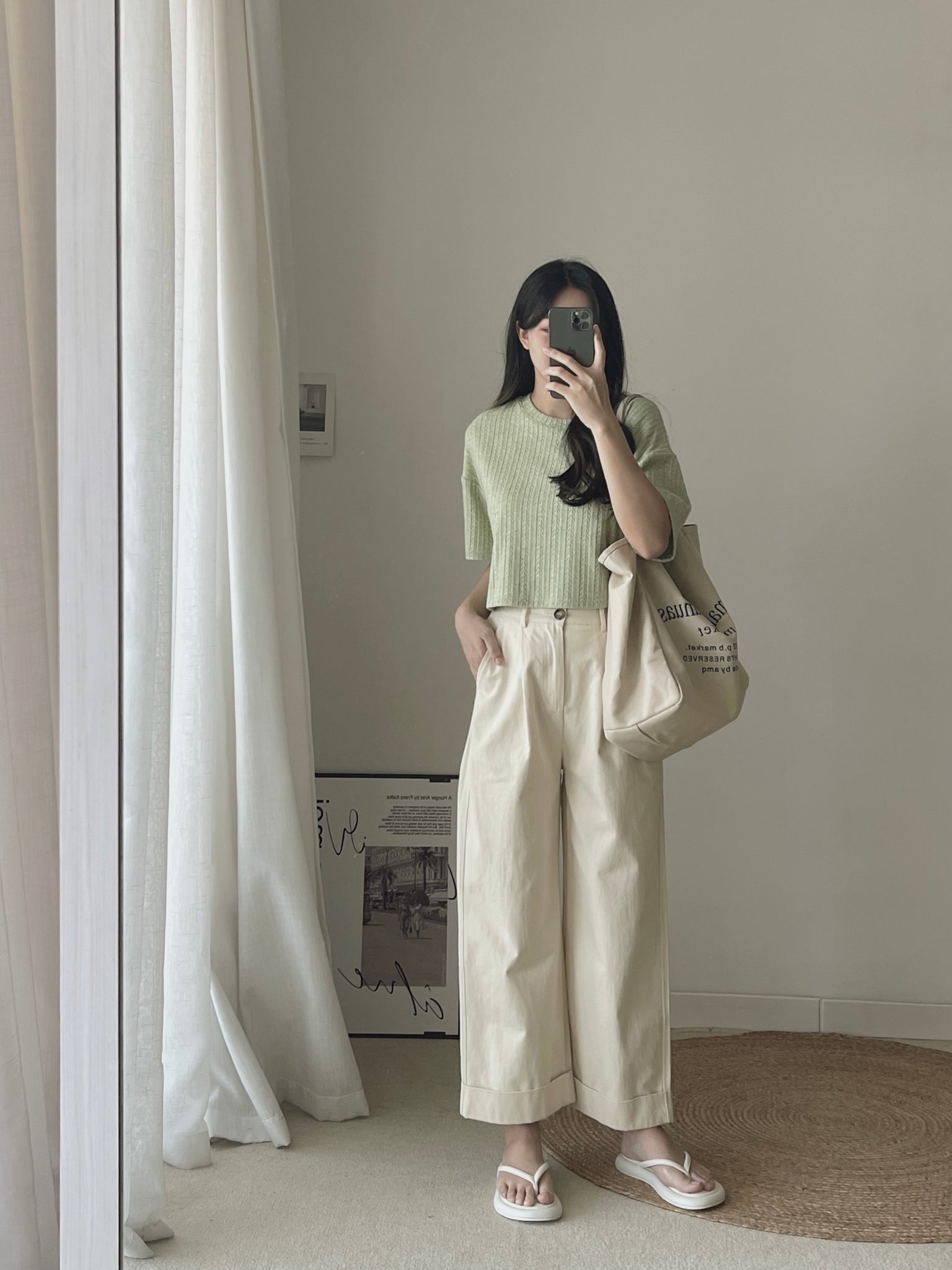Soft Figured Crop Tee / 软料钩花圆领T