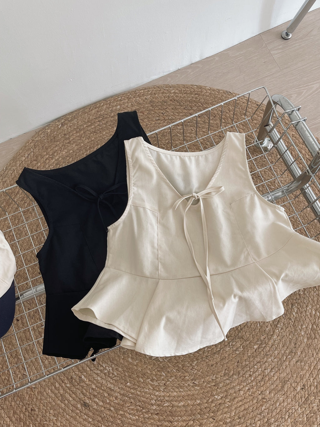 Vneck Front Tie Top / 茶歇V领宽摆上衣