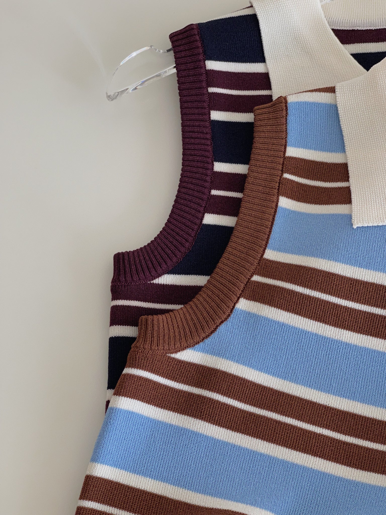 Marilyn Contrast Knit Top / 撞色条纹翻领针织背心