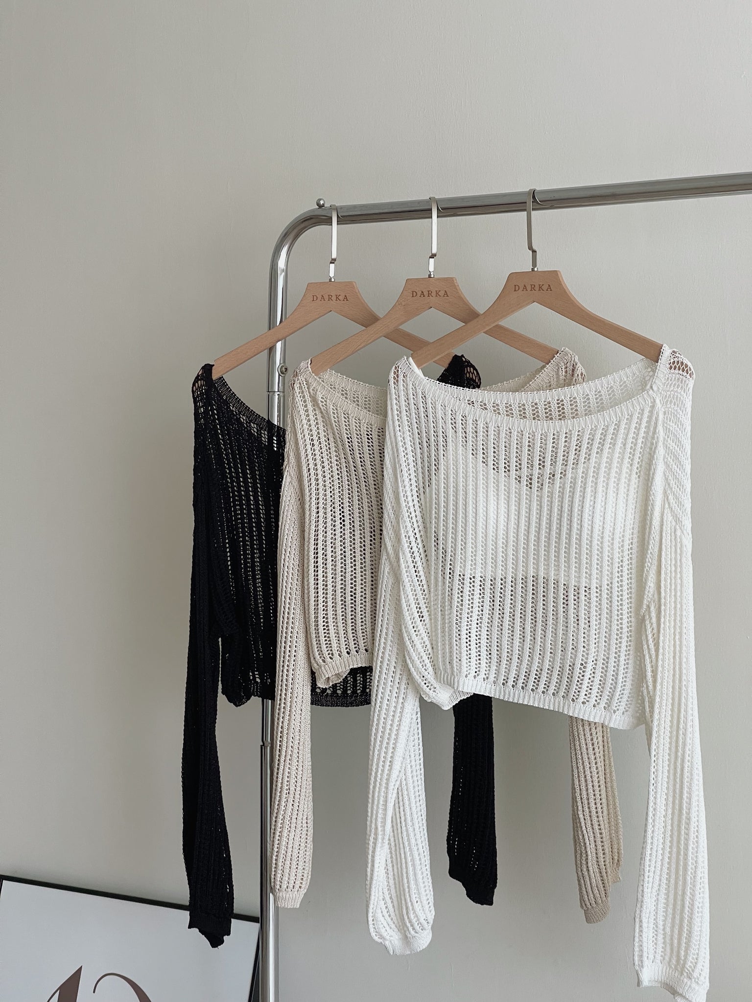 Hollow Wide Shoulder Top / 镂空落肩长袖衫