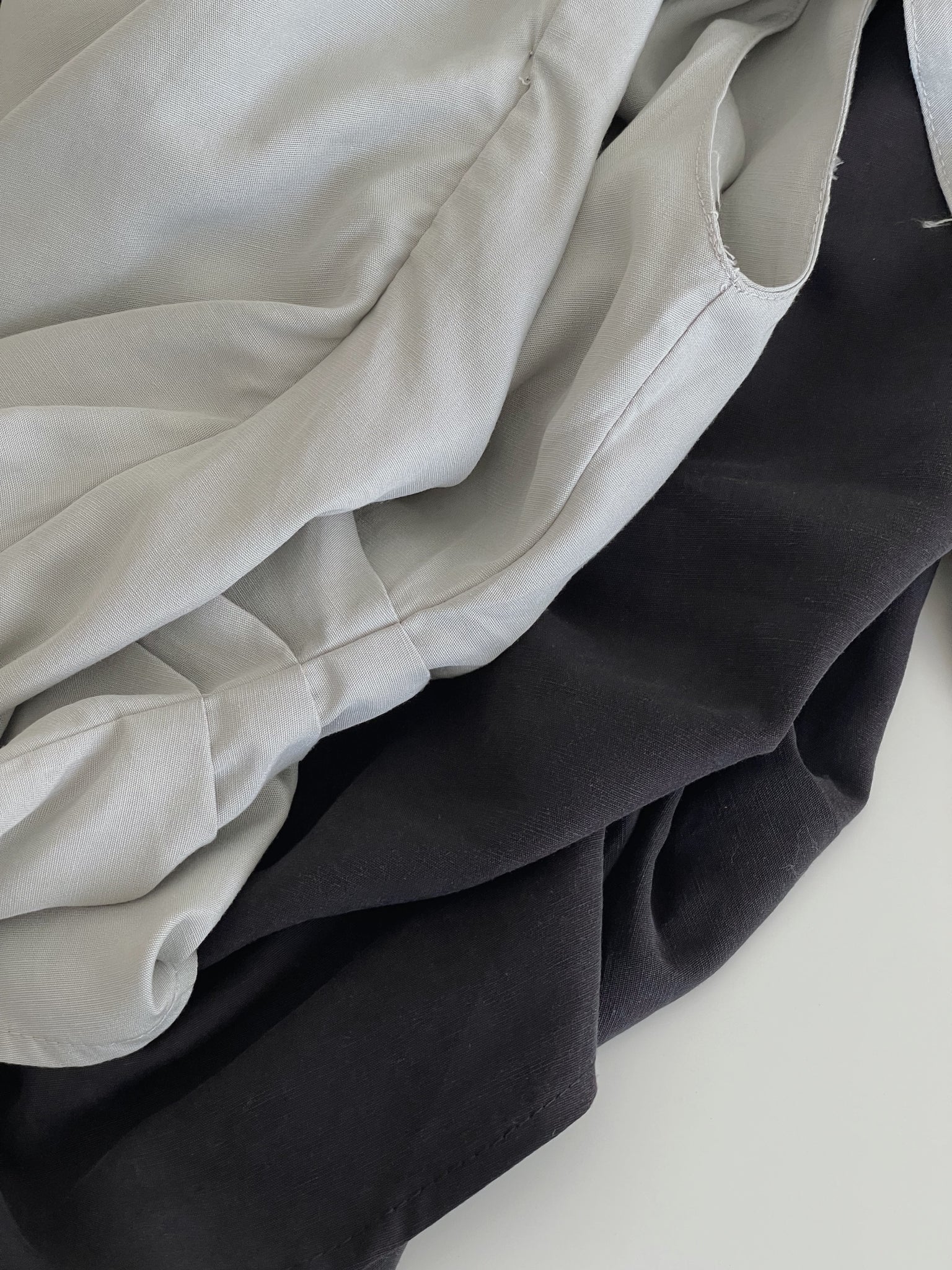 Wide Shoulder Ribbon Top / 宽领单肩系带不规则小衫