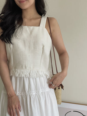 Vina Tassel Sleeveless Top / 流苏摆吊带上衣