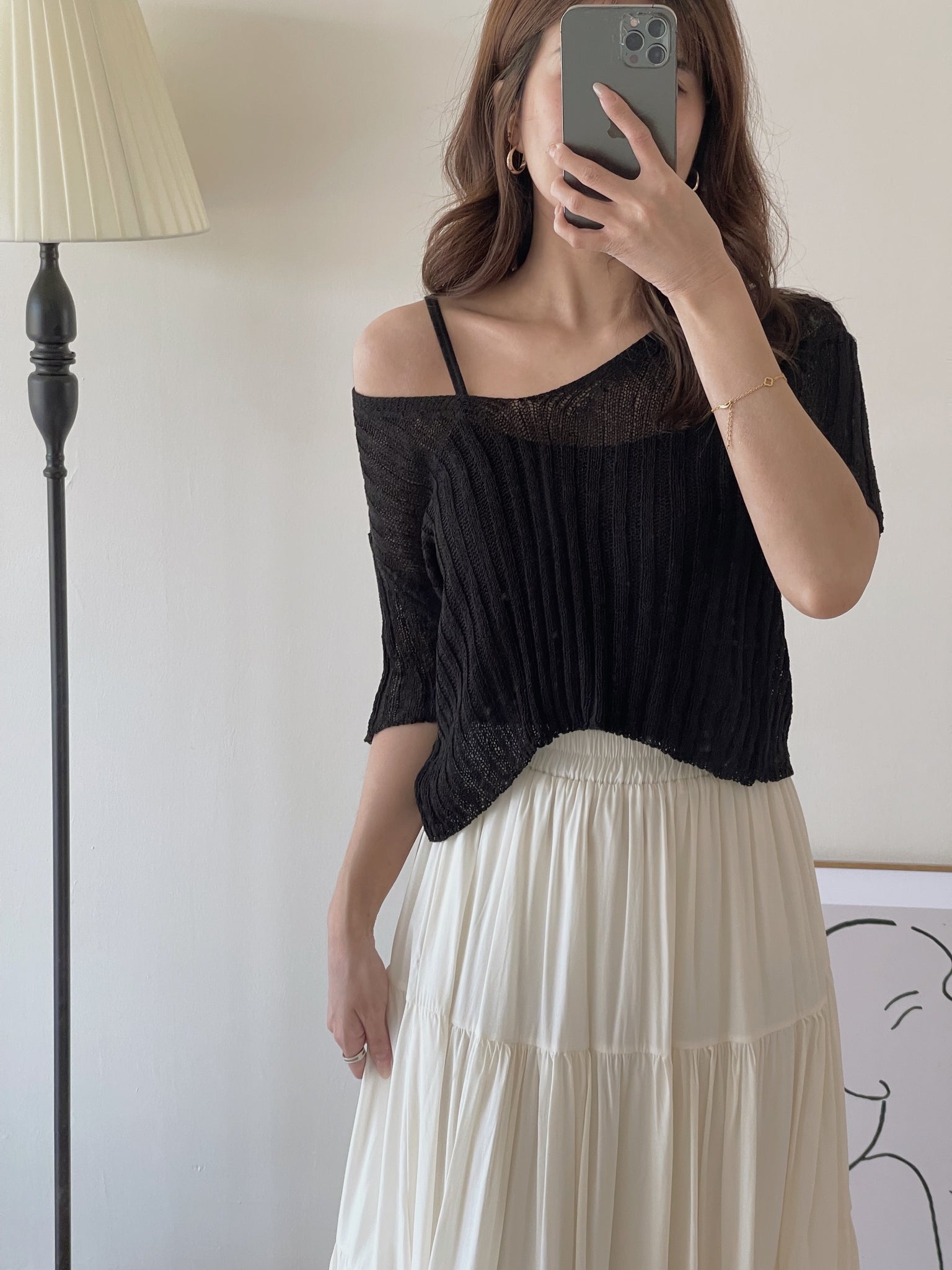 Hollow Rib Knit Top / 尖领镂空针织上衣