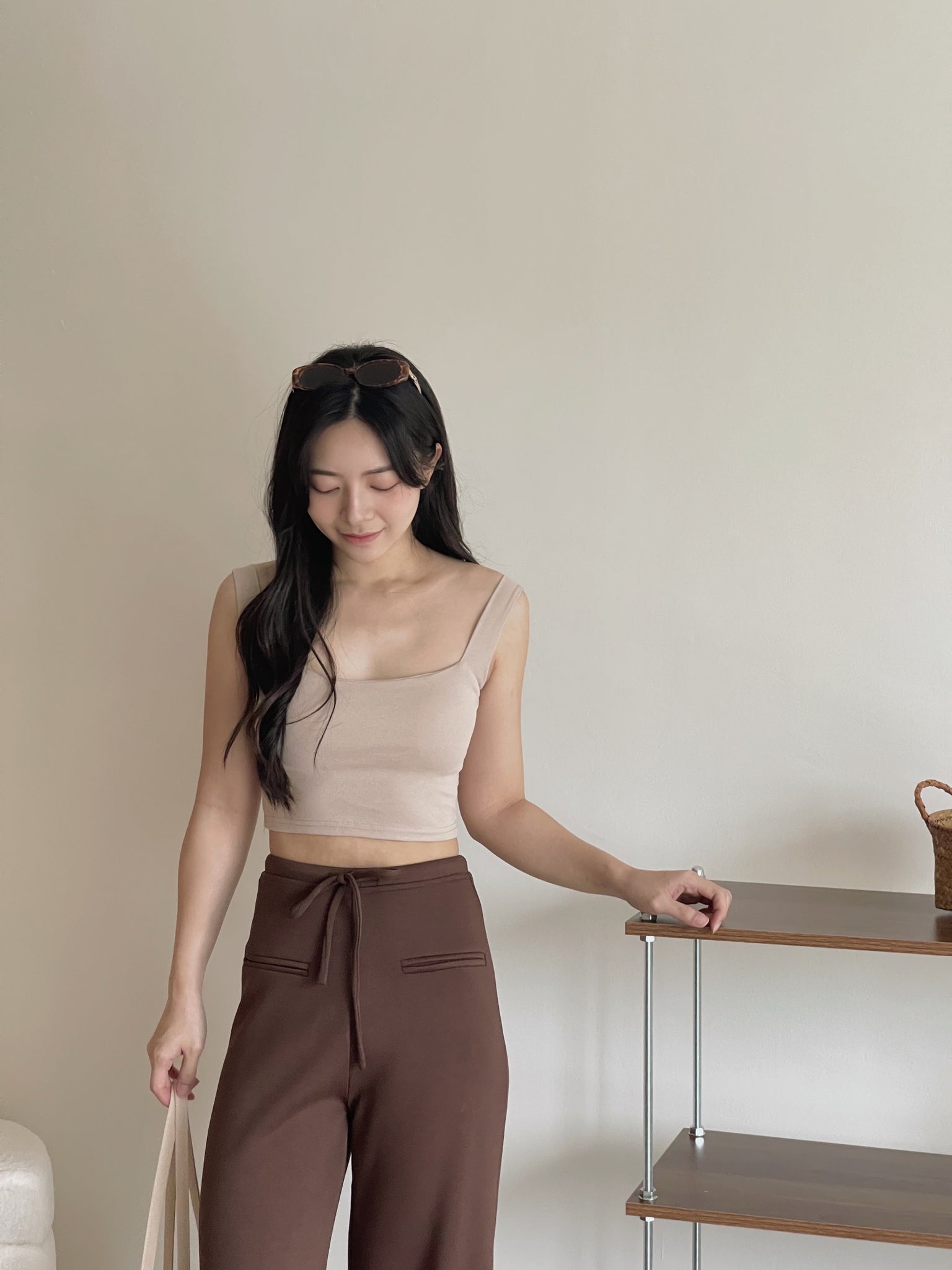 Sleeveless Crop Top With Removable Pad / 大方领遮副乳胸垫背心