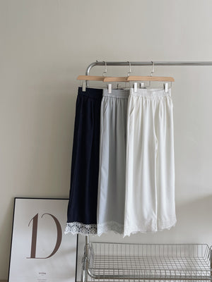 Hem Spliced Lace Pants / 蕾丝拼接花边阔腿裤