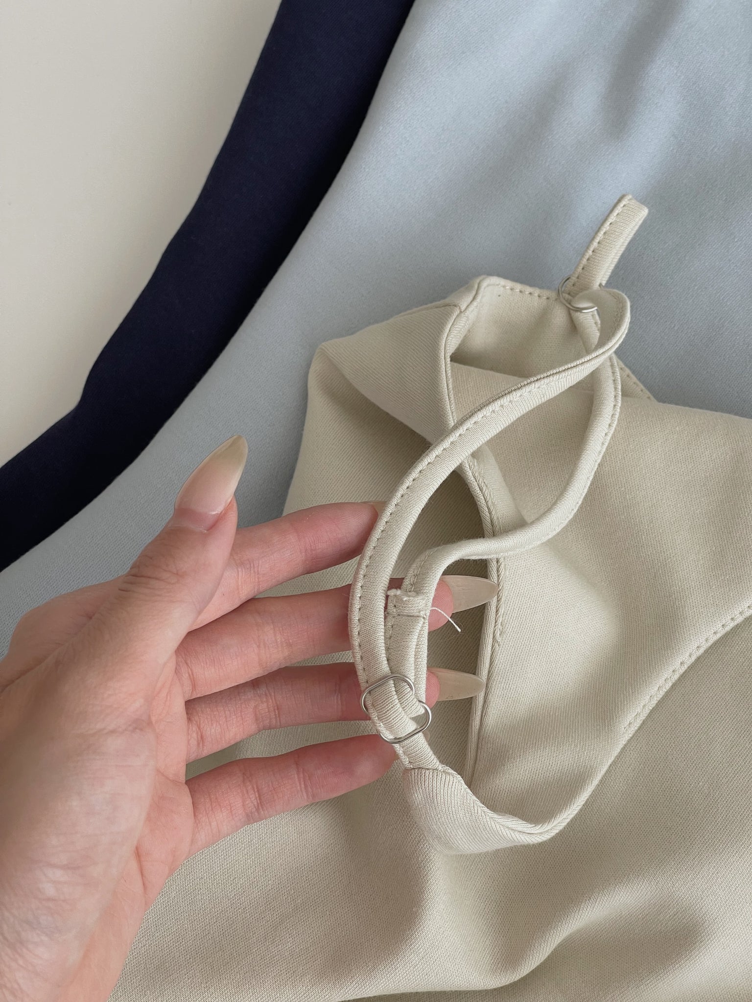 Simple Spaghetti Dress / 简约收腰吊带裙