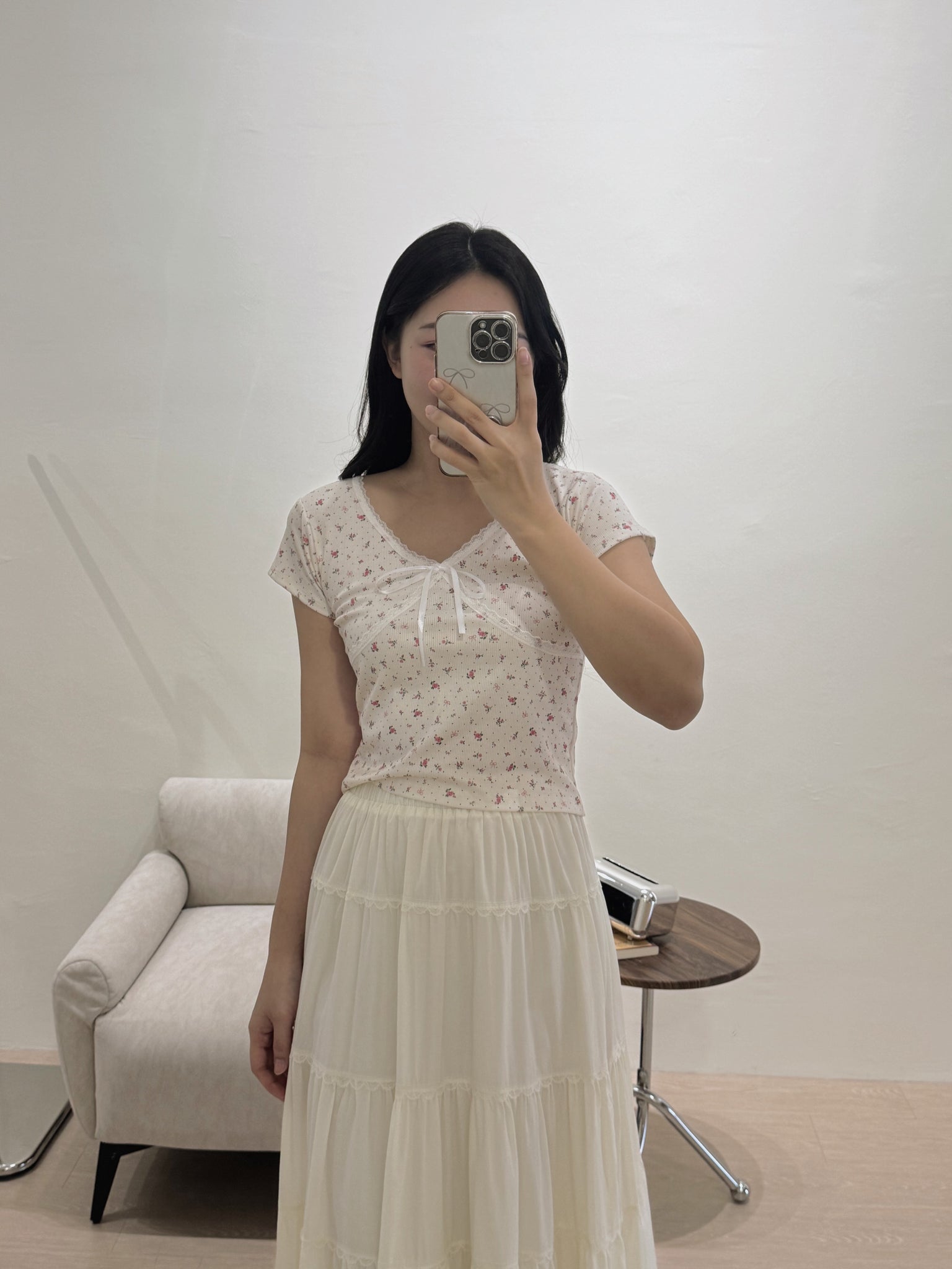 Floral Vneck Top / 小碎花尖领上衣