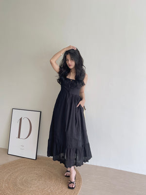 Stella Black Dress / 优雅下摆刺绣连衣裙