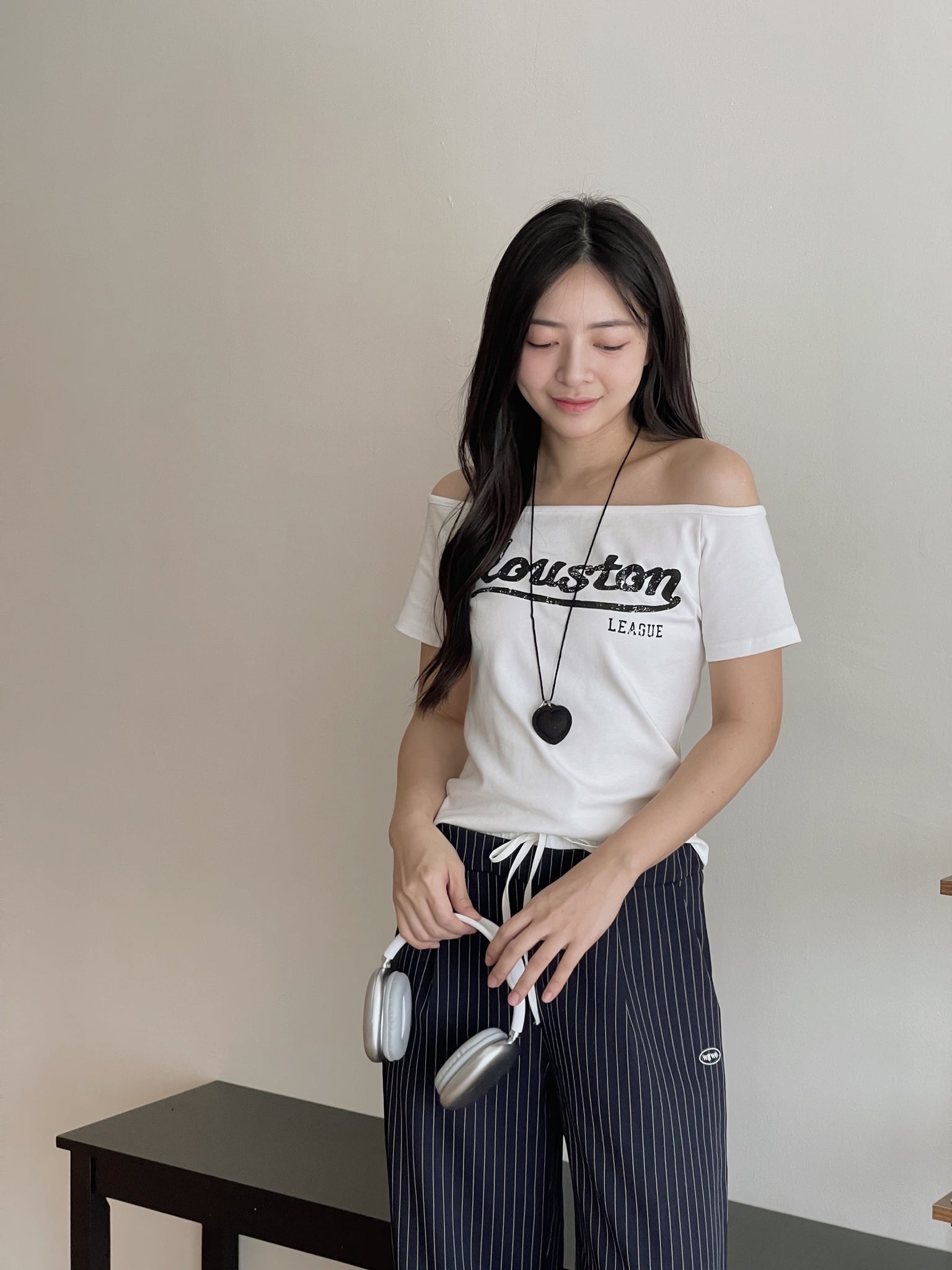 Letter Print  Slanted Shoulder Tee / 美式字母宽肩斜肩T恤