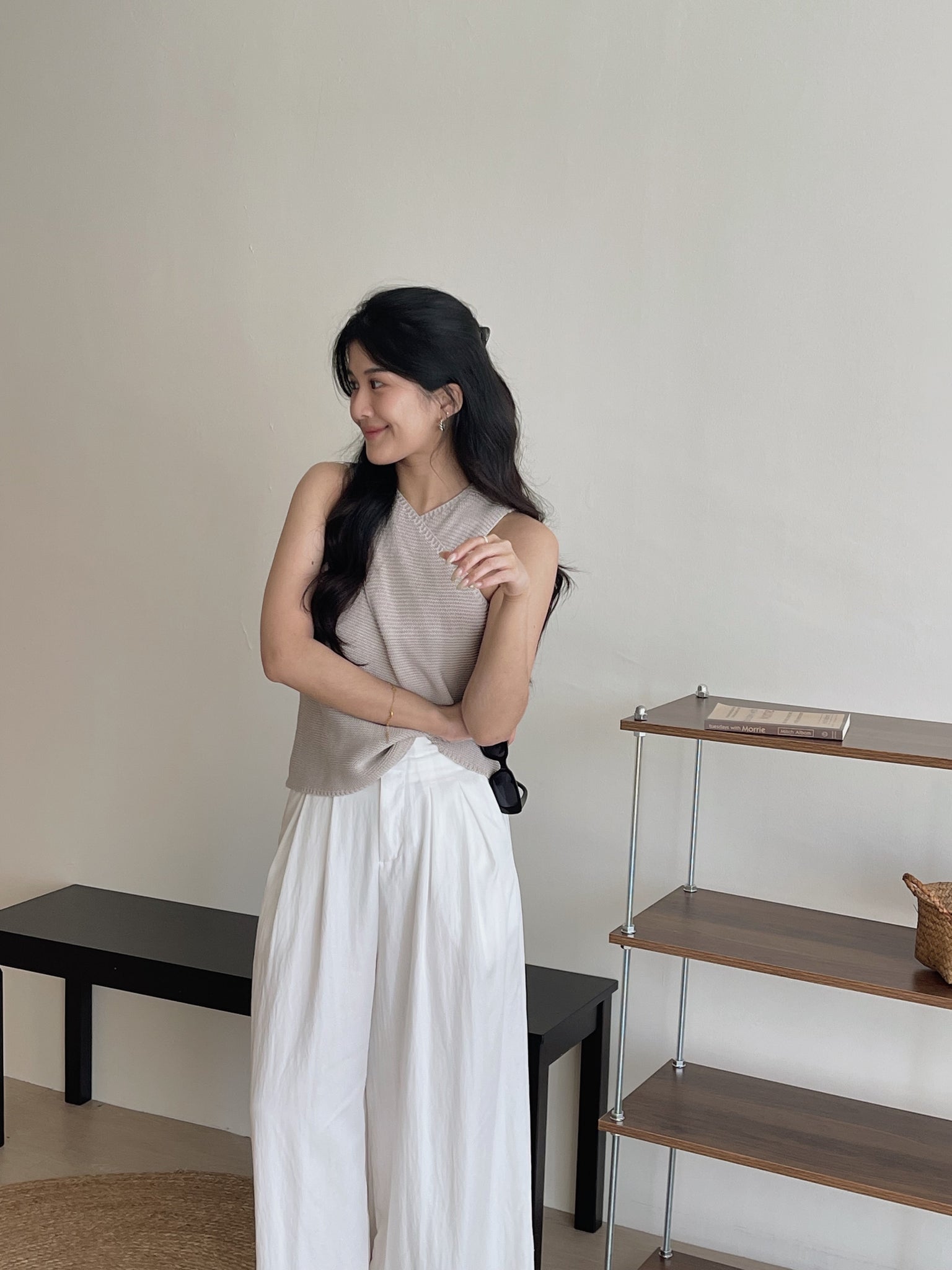 Knitted Cross Halter Top / 气质针织交叉无袖上衣