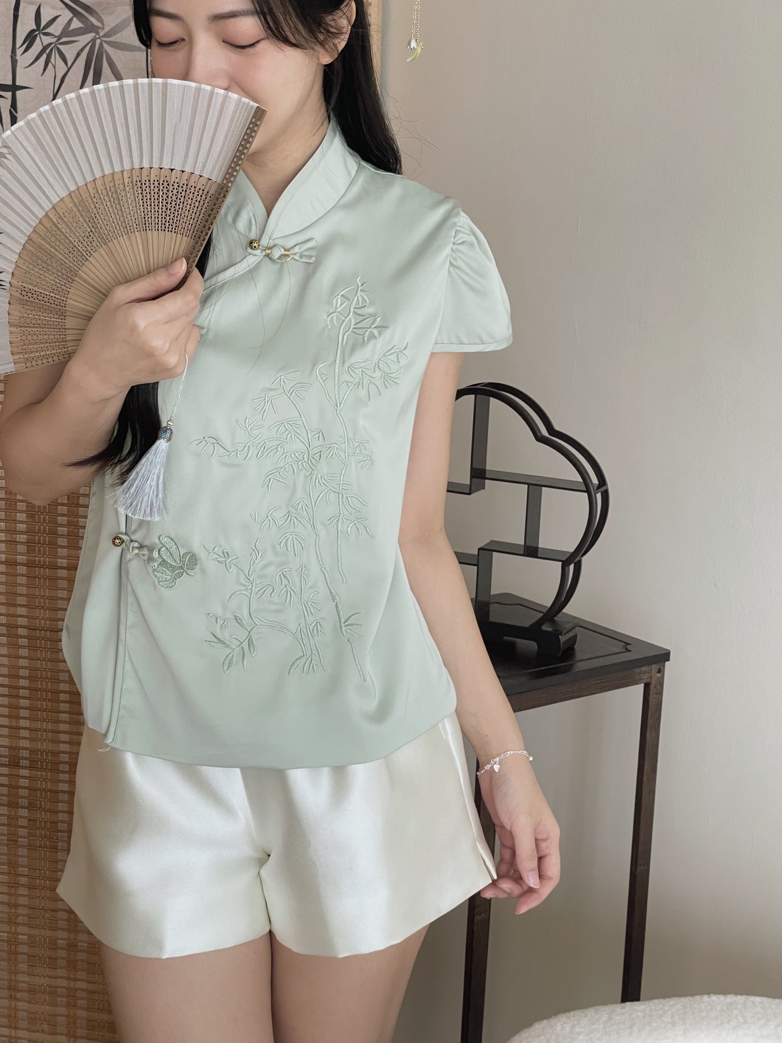 Bamboo Embroidered Silk Top / 竹青刺绣盘扣上衣