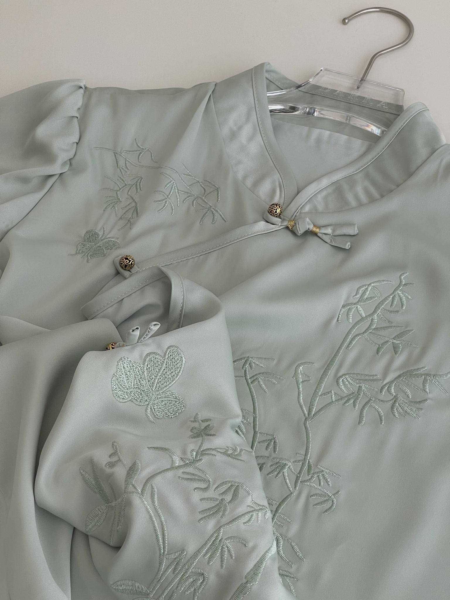 Bamboo Embroidered Silk Top / 竹青刺绣盘扣上衣