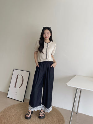 Flower Edge Knit Top / 圆领花边条针织开衬