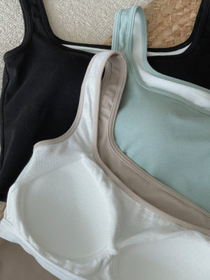 Square Neck Padded Tank Top / 方领胸垫背