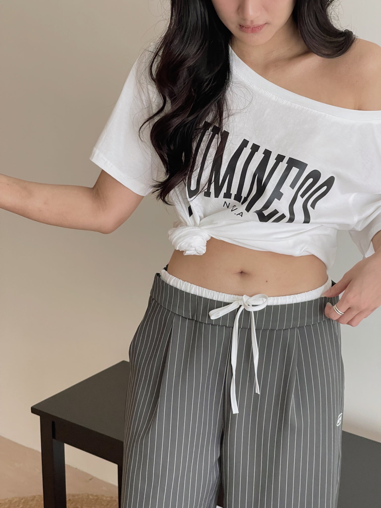 Letters Drop Shoulder Tee / 字母宽领落肩T恤