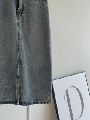Denim Front Split Skirt / 前开衩牛仔半裙