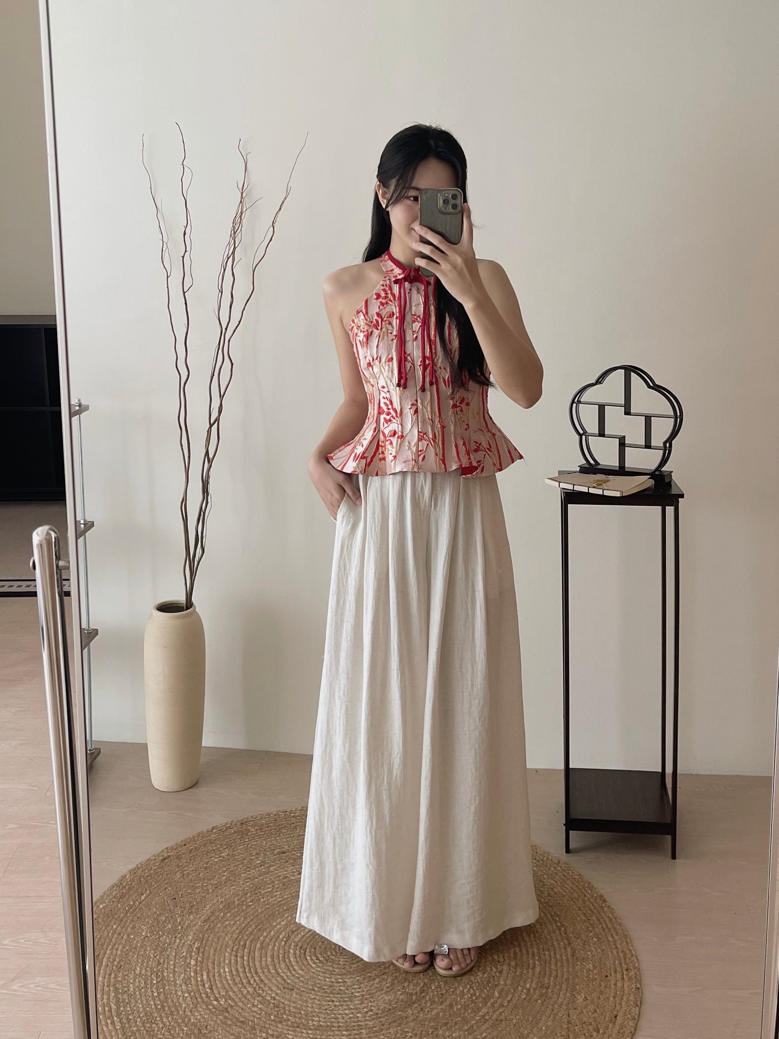 Lustrous Gold Brocade Halter Top / 金缕流芳-浮雕提花旗袍上衣