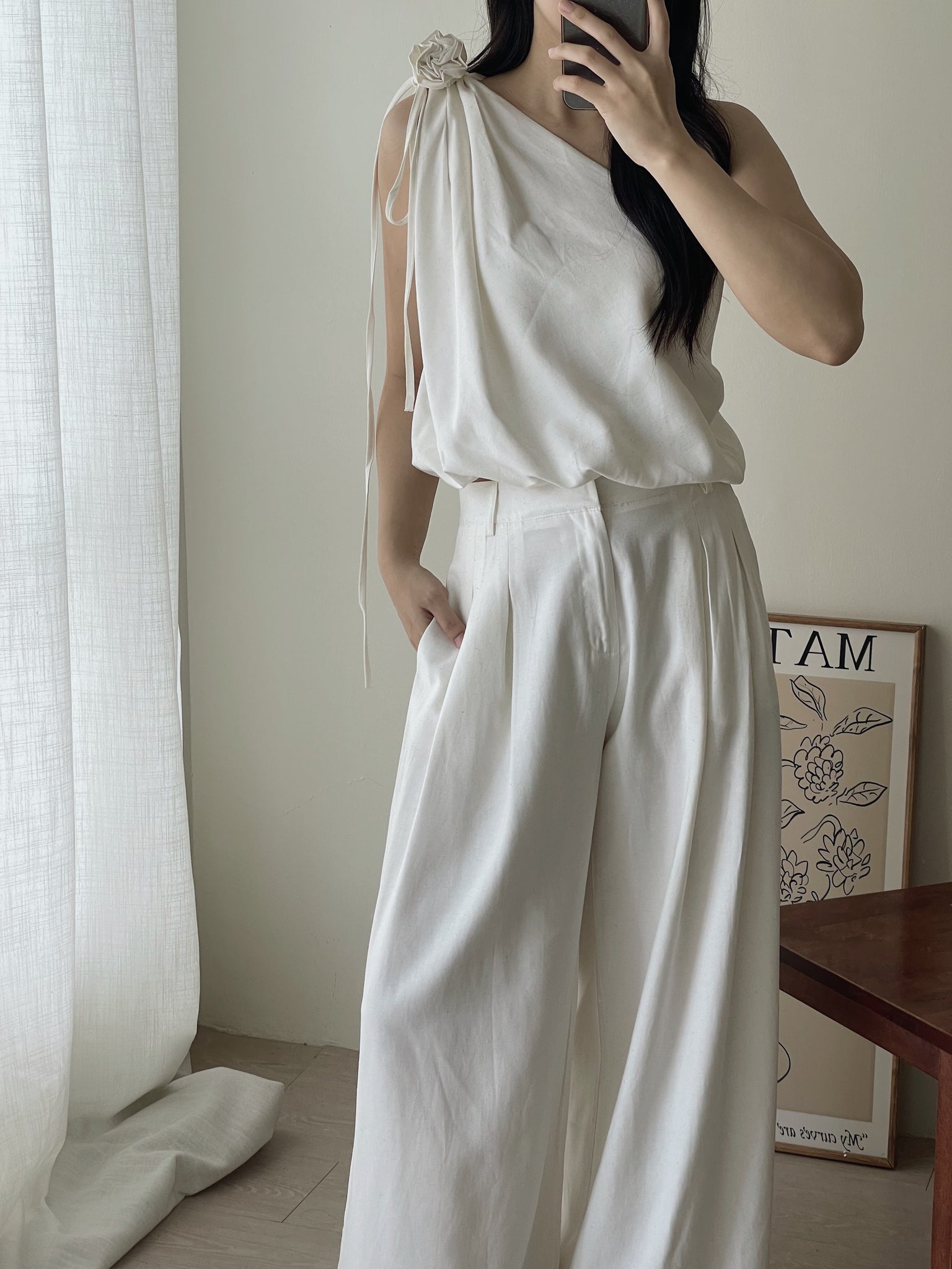 Vera Oblique Minimalist Set / 立体花斜肩阔腿裤套装