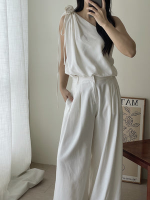 Vera Oblique Minimalist Set / 立体花斜肩阔腿裤套装