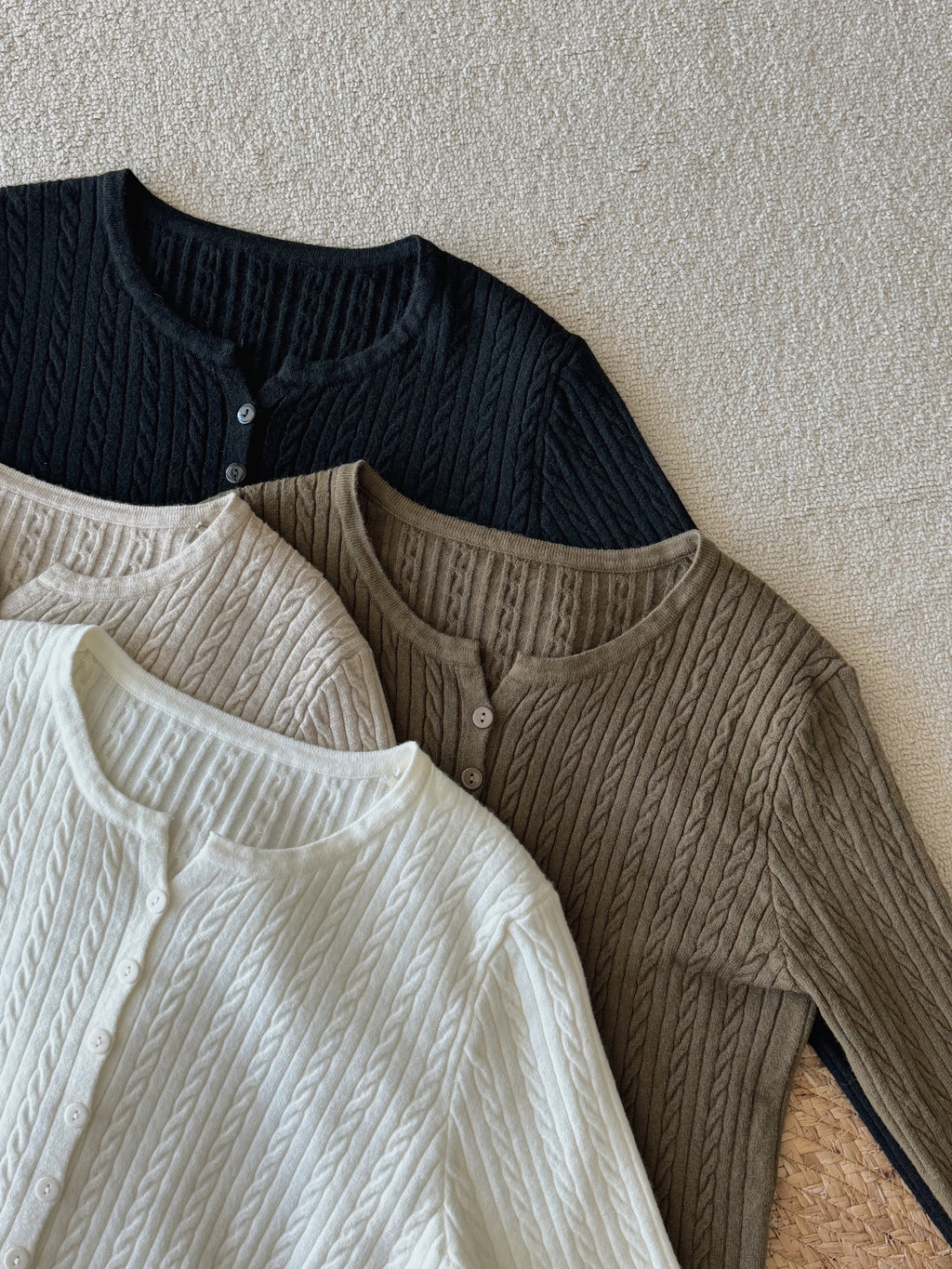 Cable Knit Cardigan / 软糯麻花长袖上衣