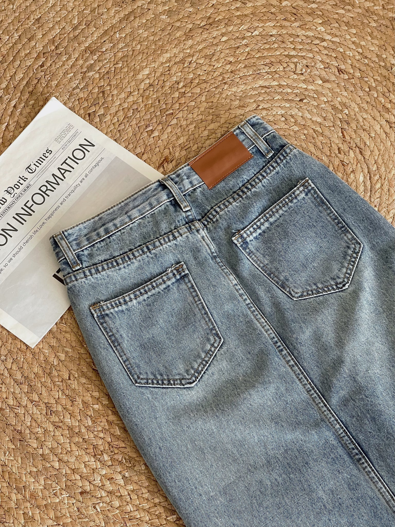 Denim Front Split Skirt / 前开衩牛仔半裙
