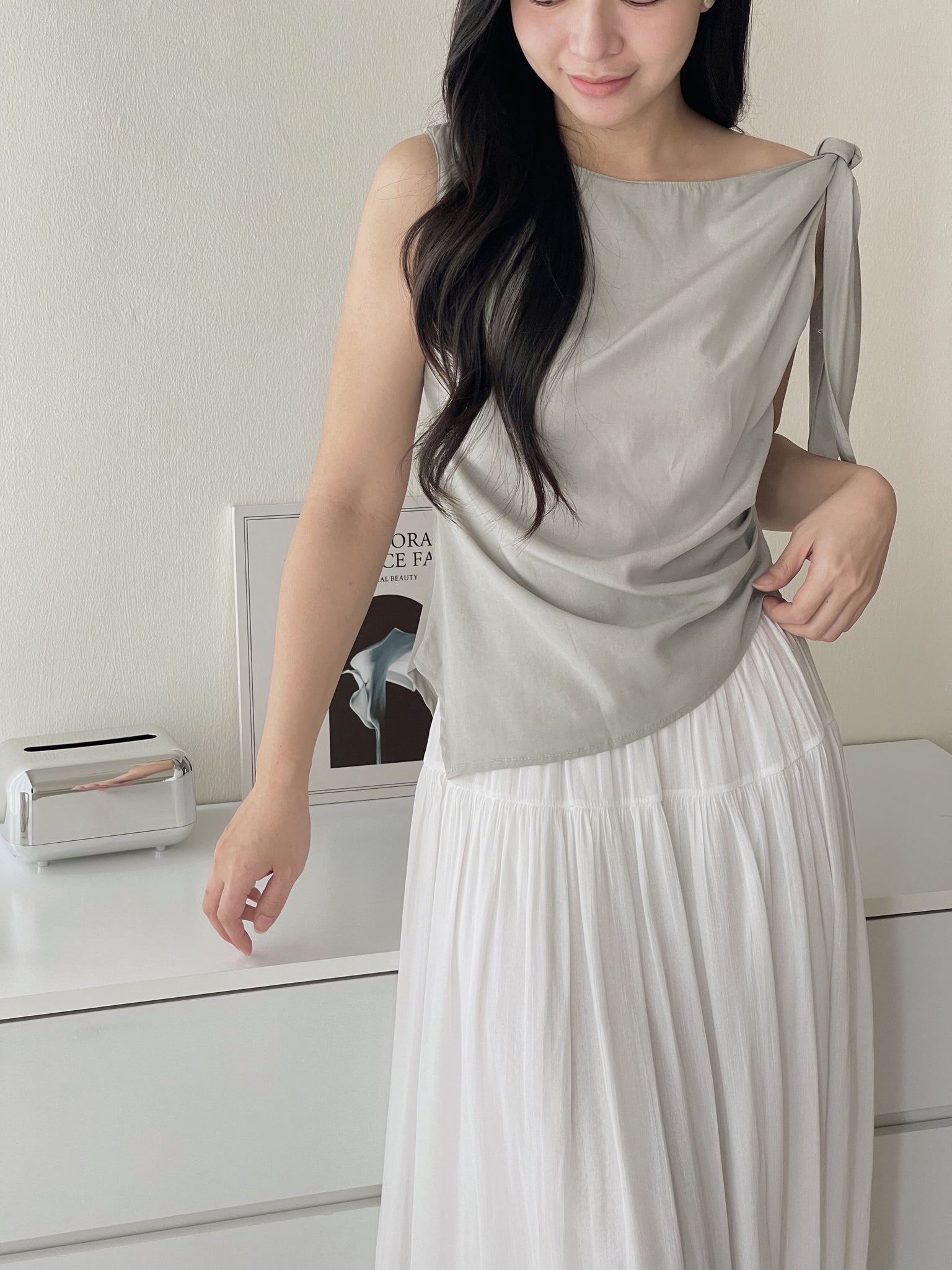 Wide Shoulder Ribbon Top / 宽领单肩系带不规则小衫