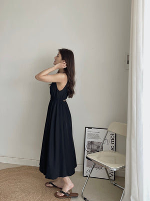Back Hollow Out Dress / 挂脖背镂空连身裙
