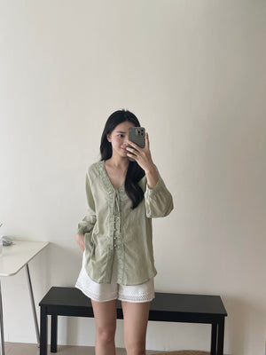 Anais V-Neck Loose Shirt / 清冷风宽松V领衬衫