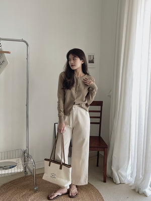 Soft Cloud Knit Cardigan / 软糯小金扣针织衫