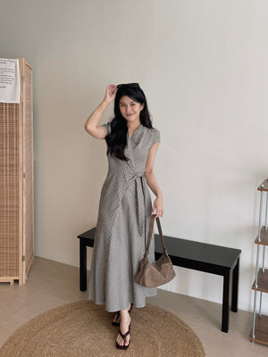 Azalea Wrap Dress / 法式V领收腰气质连身裙