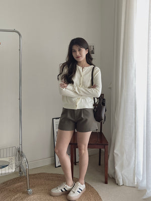 Soft Cloud Knit Cardigan / 软糯小金扣针织衫
