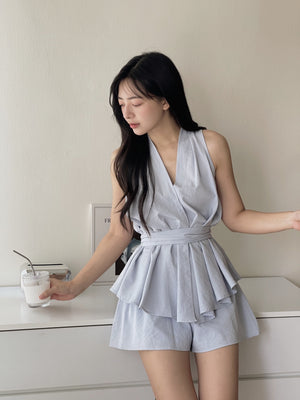 Peplum Sweet Top Set / V领收腰阔腿短裤套装