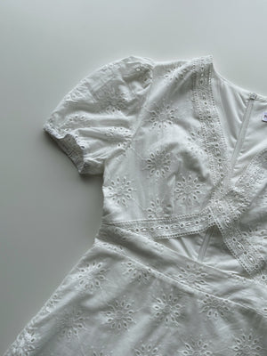 Eyelet Embroidered Cutout Dress / 挖空设计感连衣裙