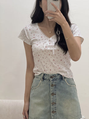 Floral Vneck Top / 小碎花尖领上衣