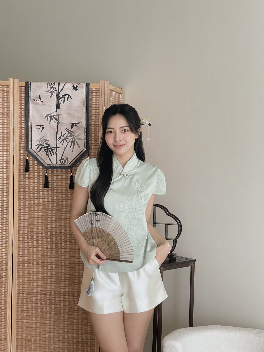 Bamboo Embroidered Silk Top / 竹青刺绣盘扣上衣