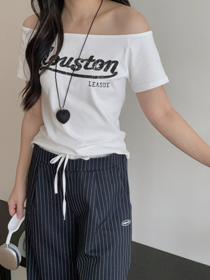 Letter Print  Slanted Shoulder Tee / 美式字母宽肩斜肩T恤