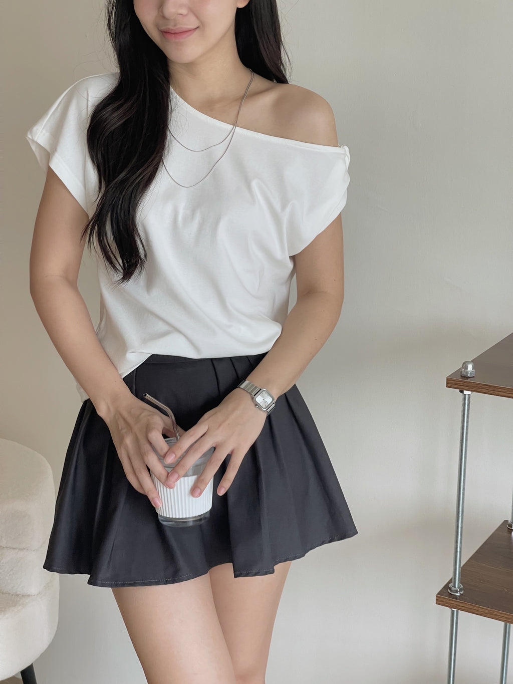 Knot Sleeve Casual Tee / 露锁骨显瘦扭结斜领T恤