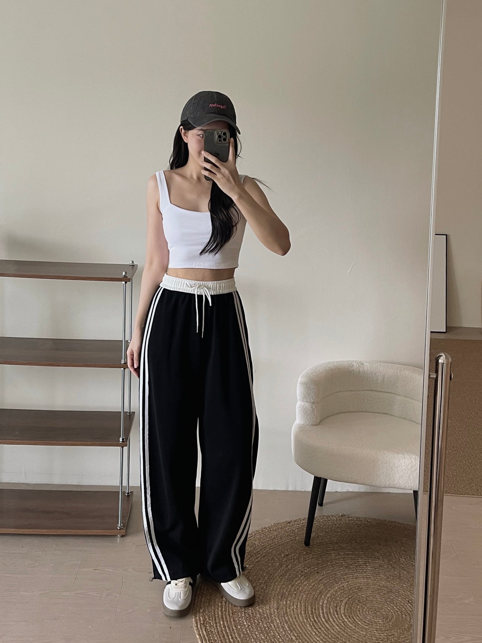 Sleeveless Crop Top With Removable Pad / 大方领遮副乳胸垫背心