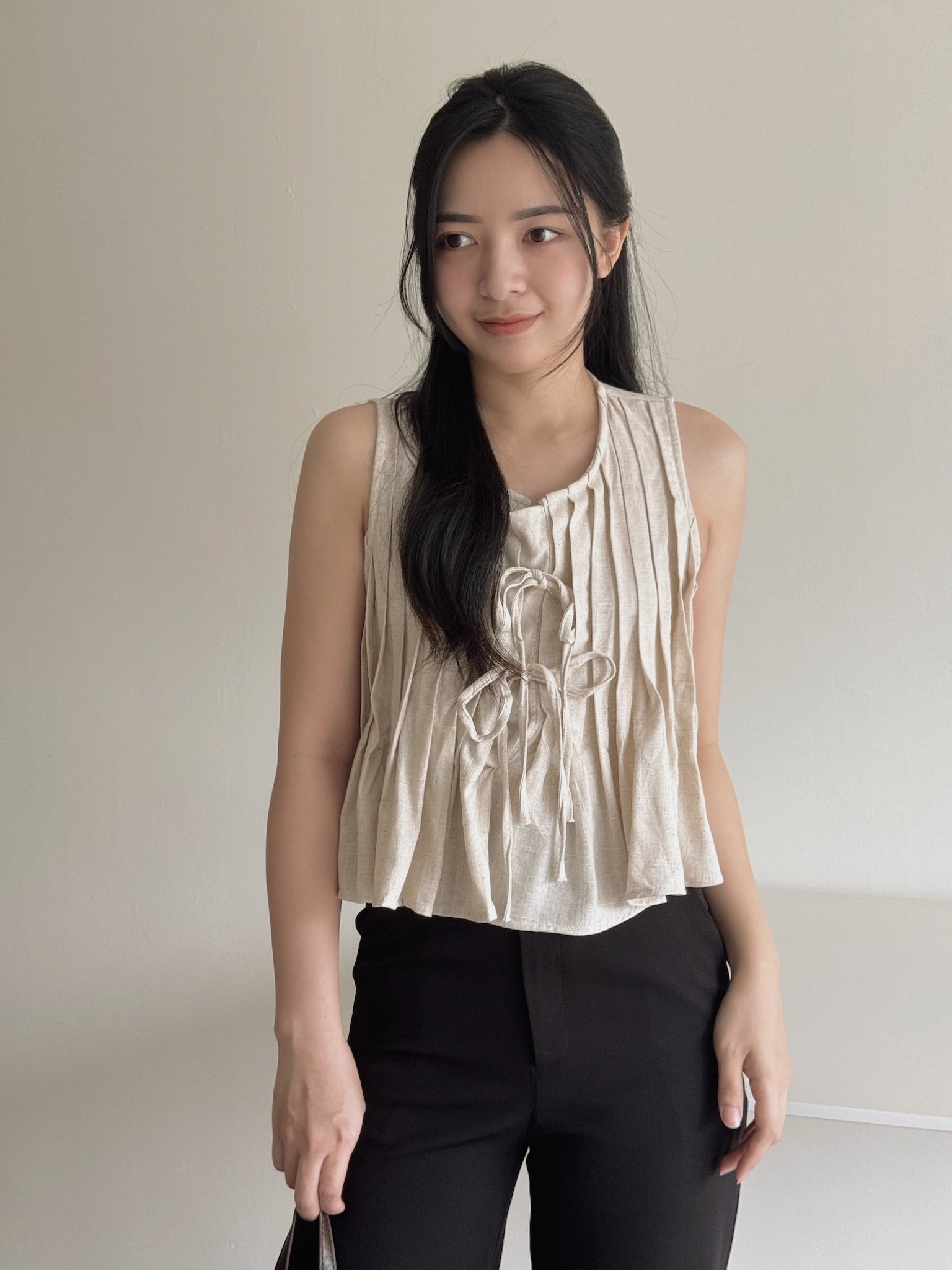 Ribbon Pleated Top / 麻料百褶蝴蝶结上衣