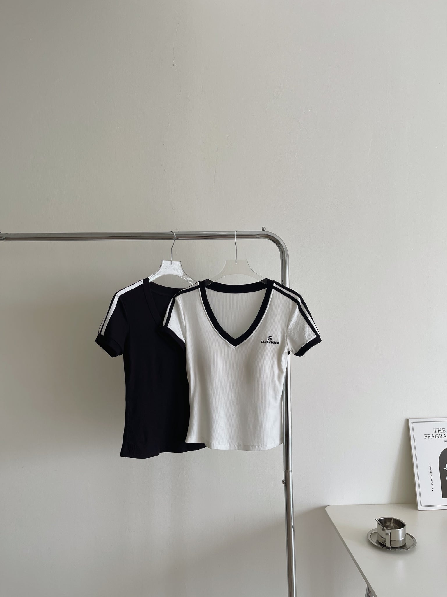 Sports Padded Tee / 运动显瘦带胸垫上衣