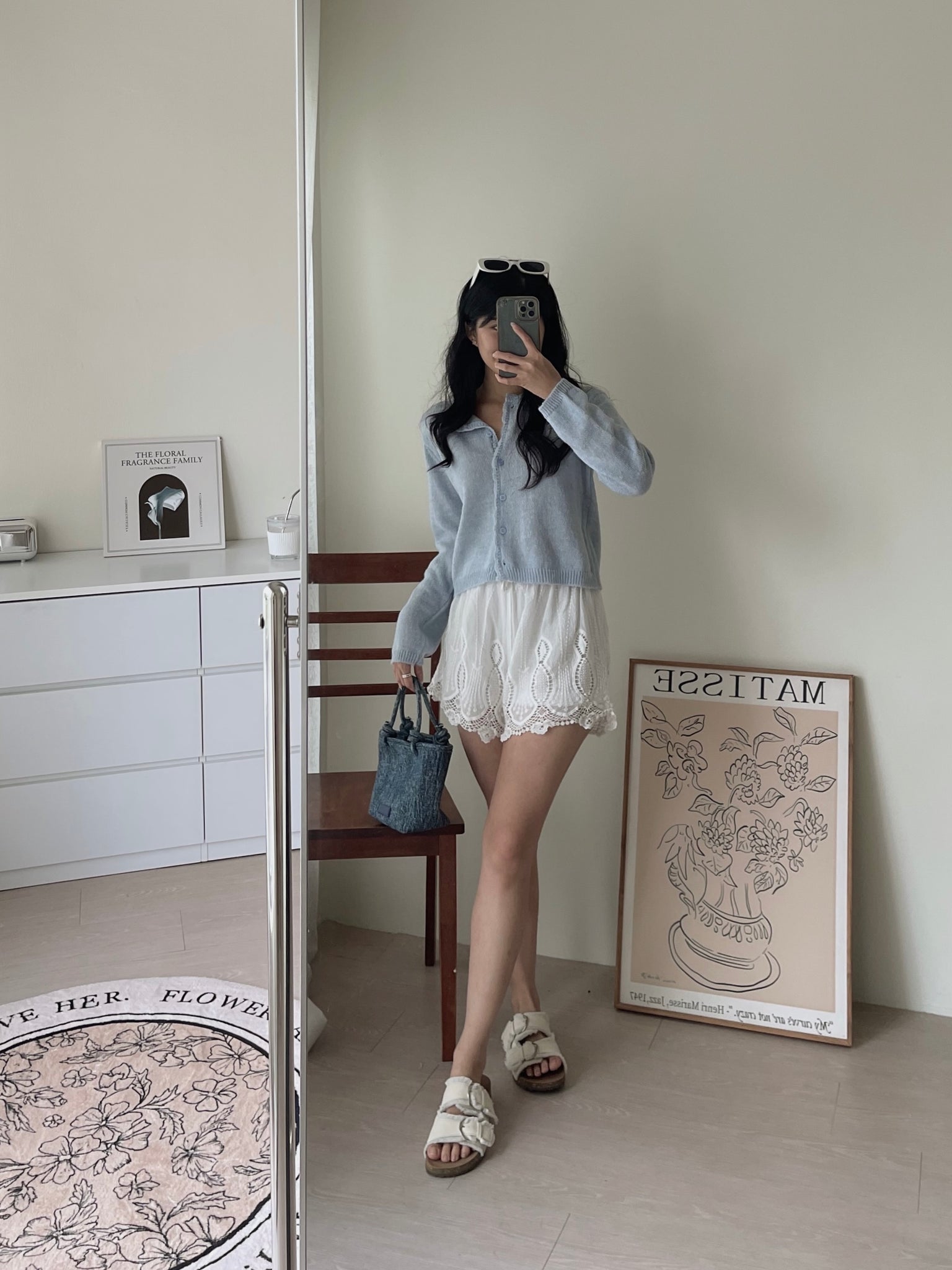 Crochet Lace Hem Shorts / 镂空刺绣短裤
