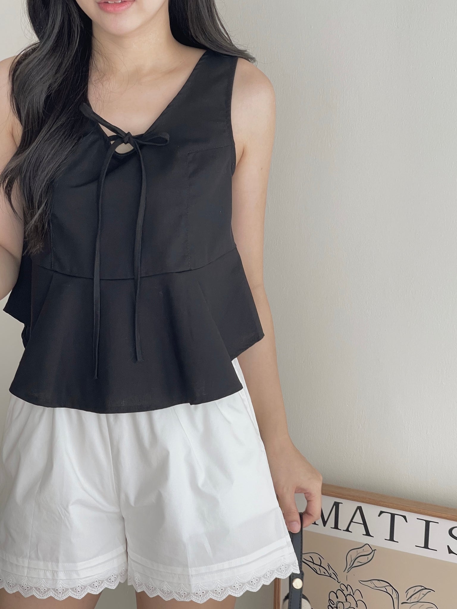 Vneck Front Tie Top / 茶歇V领宽摆上衣