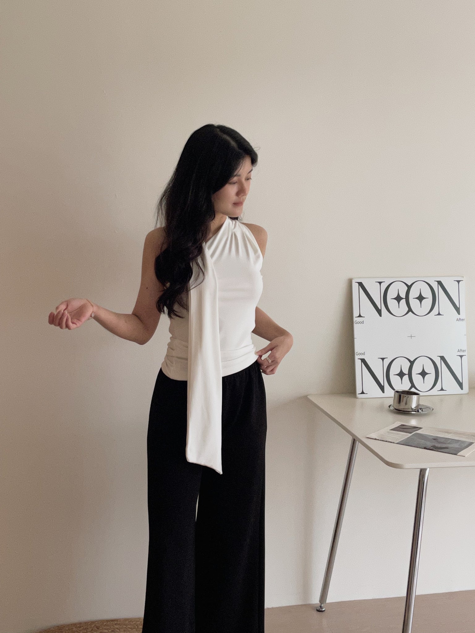 Neck Tie Single Shoulder Top / 围脖带单肩上衣
