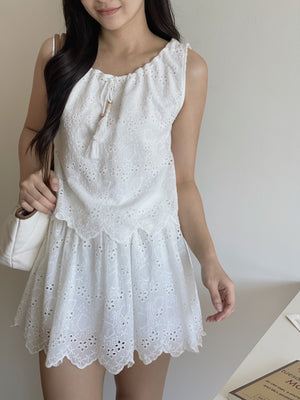 Holiday Eyelet Set / 刺绣抽绳度假套装