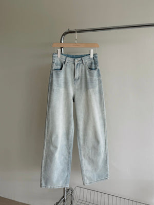 Light Colour Washed Jeans / 浅蓝水洗牛仔长裤