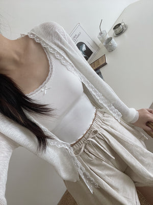 Lace Edge Padded Crop Top / 带胸垫遮副乳蕾丝短背心