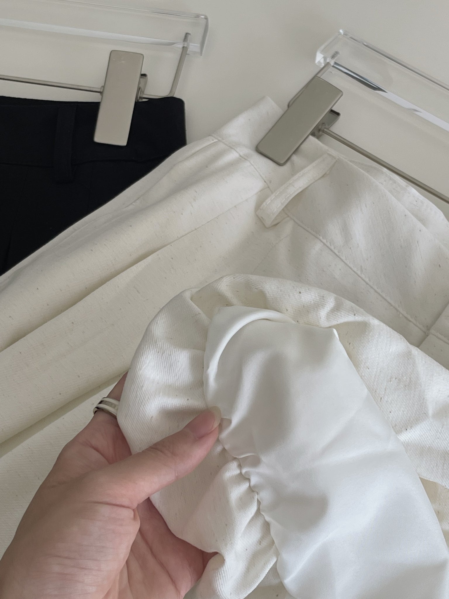 Vera Oblique Minimalist Set / 立体花斜肩阔腿裤套装