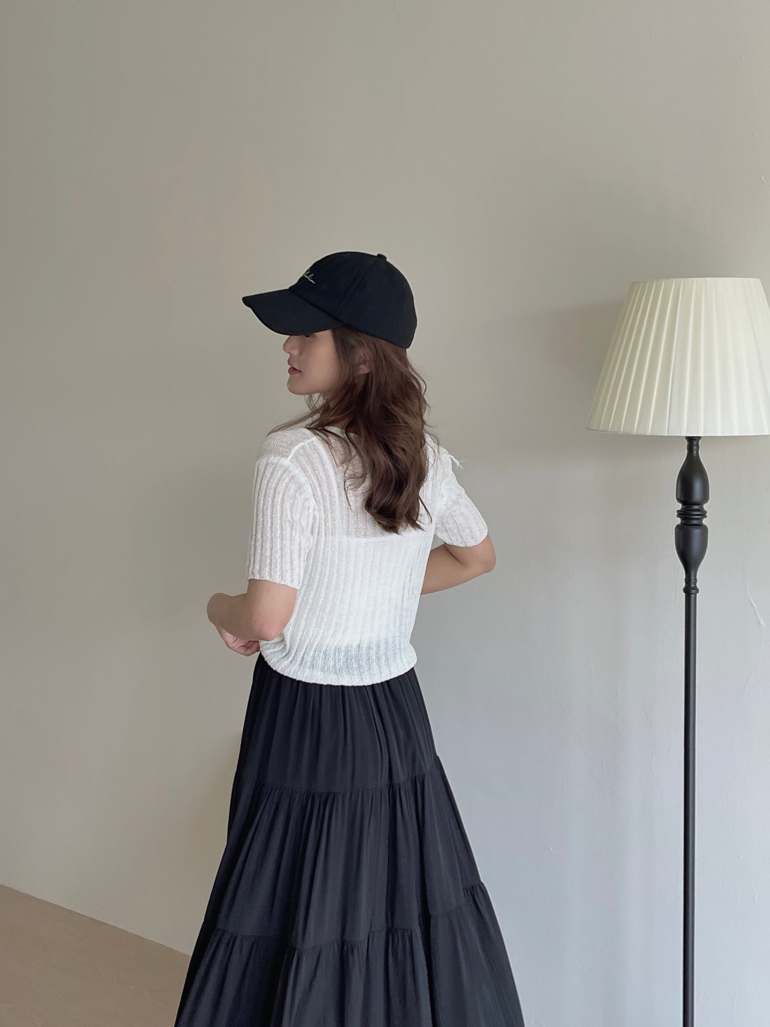 Hollow Rib Knit Top / 尖领镂空针织上衣